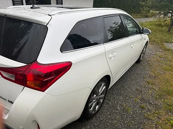 Toyota Auris 2013 photo 4