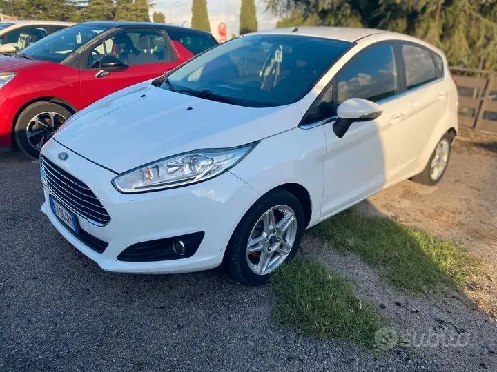Ford Fiesta 2015 photo 2