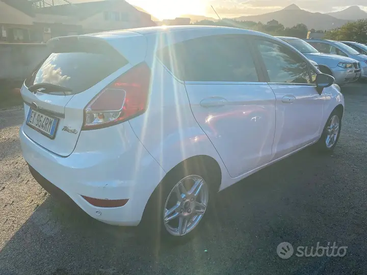 Ford Fiesta 2015 photo 5