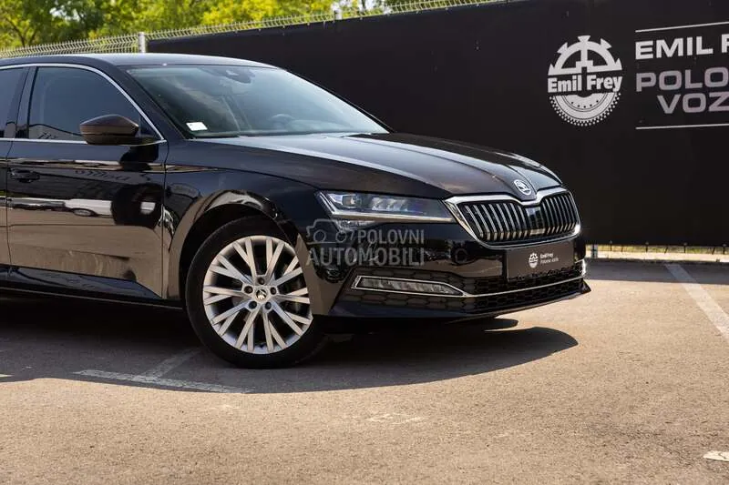 Skoda Superb 2023 photo 2