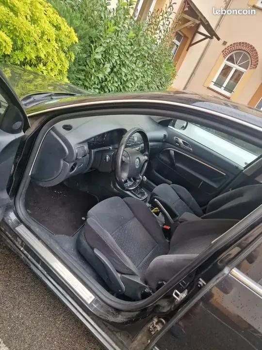 Skoda Superb 2006 photo 2