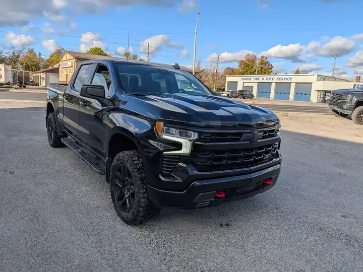 Chevrolet Silverado 1500 2023 photo 3