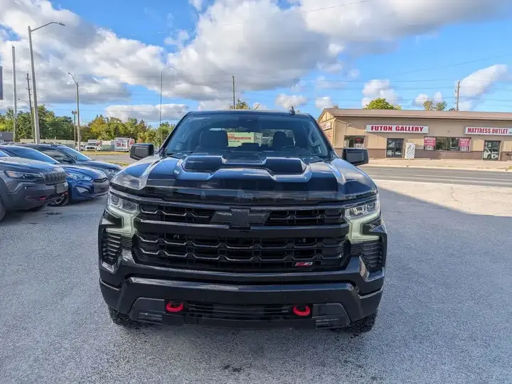 Chevrolet Silverado 1500 2023 photo 2