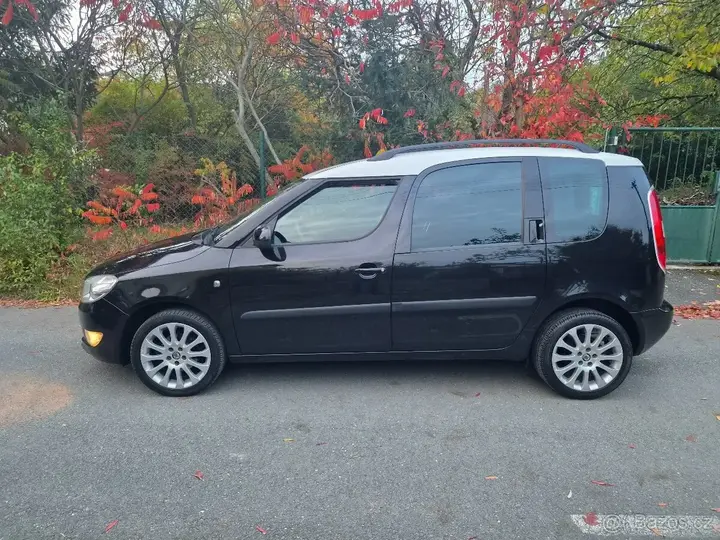 Skoda Roomster 2011 photo 2