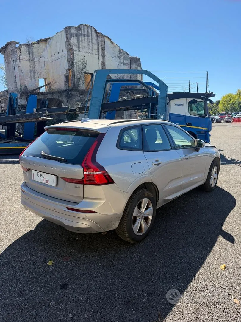 Volvo Xc60 2023 photo 2