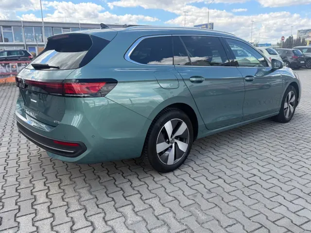 Volkswagen Passat Variant 2025 photo 4