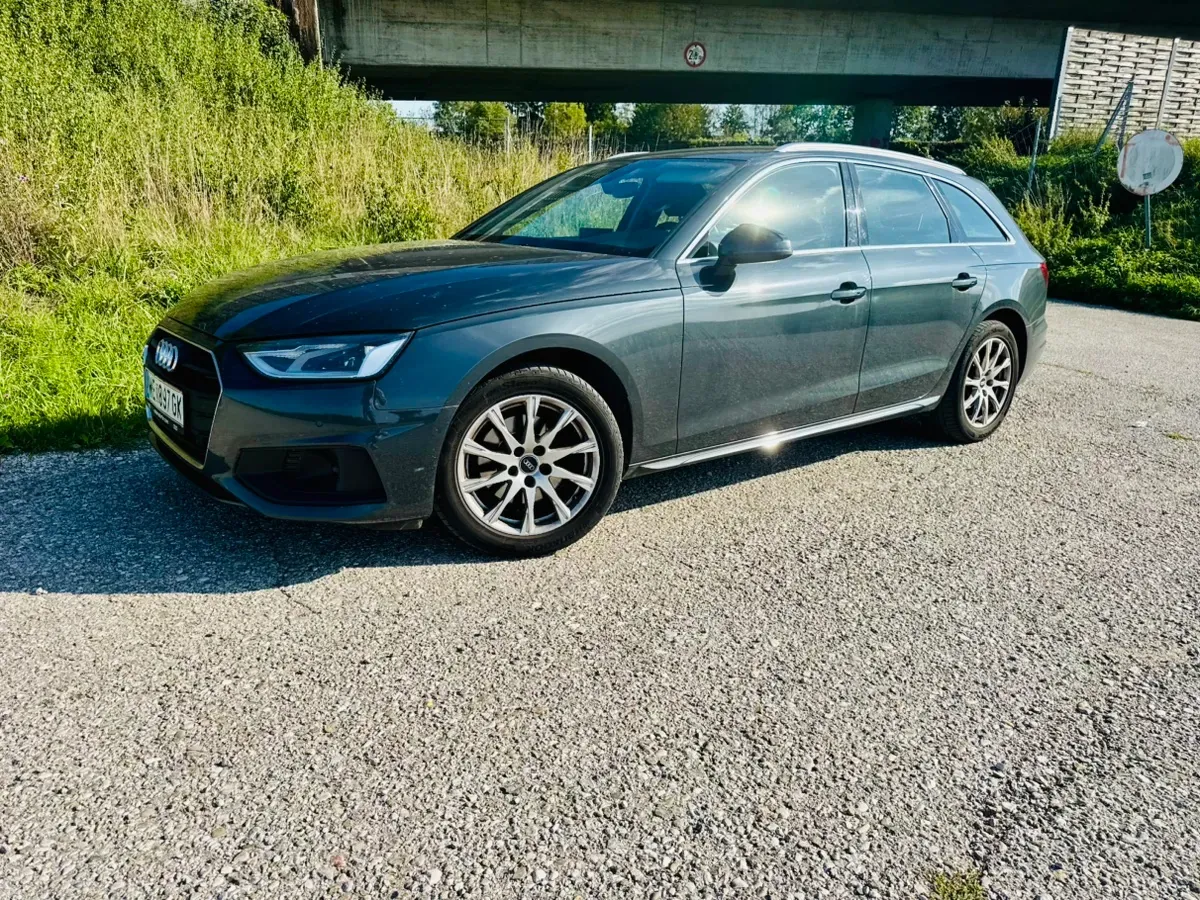 Audi A4 2021 photo 2