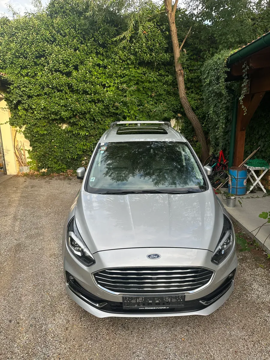 Ford Galaxy 2022 photo 2