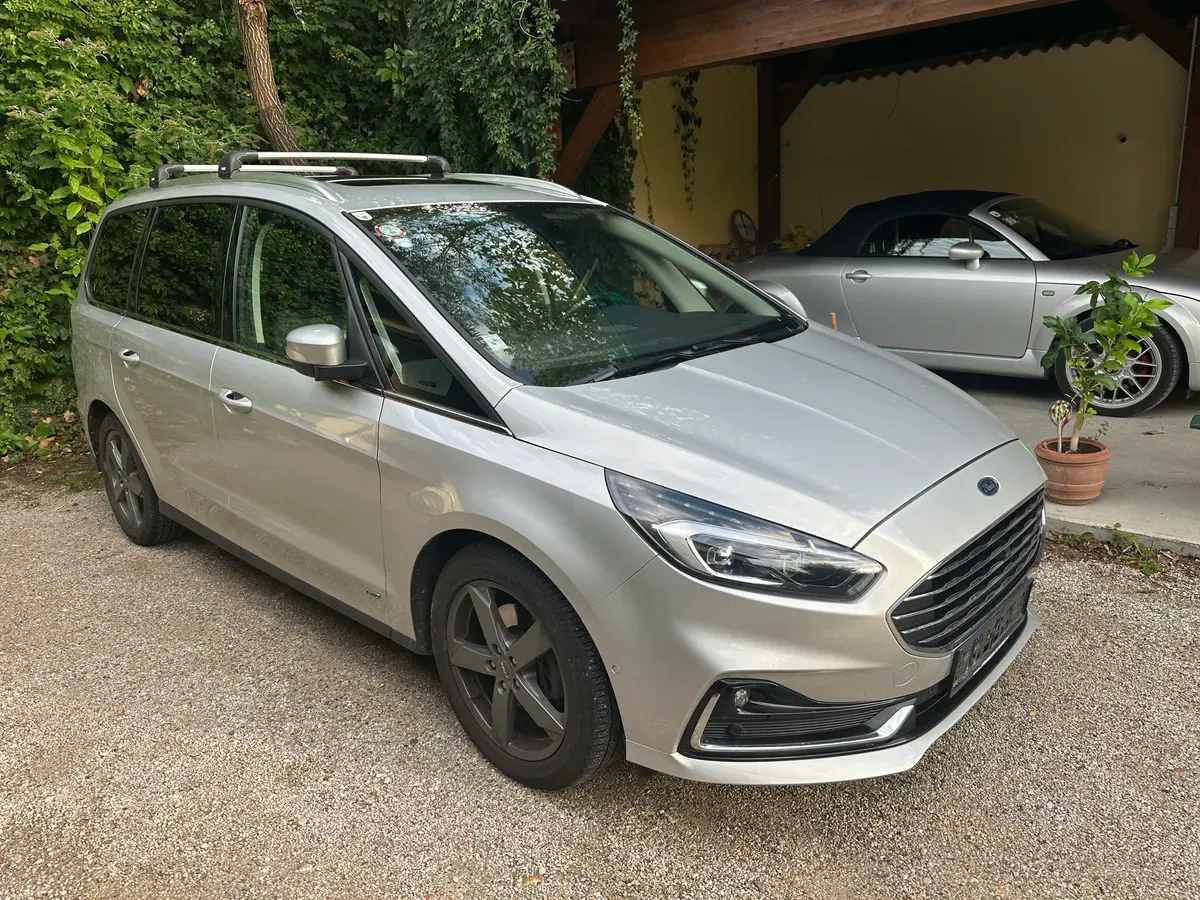 Ford Galaxy 2022 photo 3
