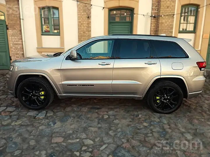 Jeep Grand Cherokee 2018 photo 3