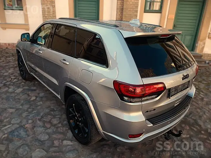 Jeep Grand Cherokee 2018 photo 2