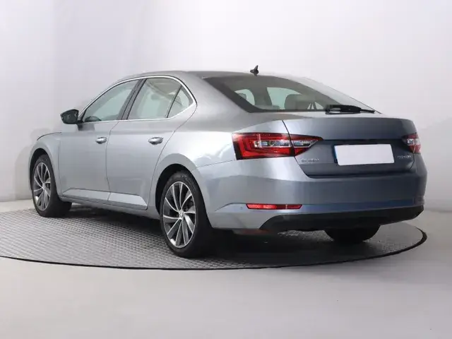 Skoda Superb 2016 photo 3