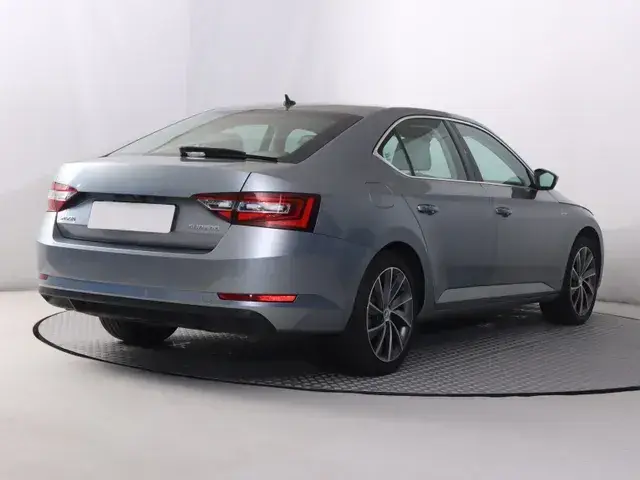 Skoda Superb 2016 photo 4