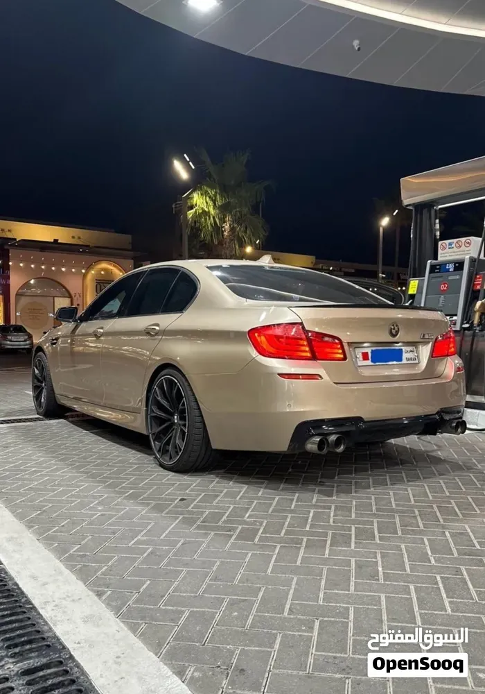 BMW 5 Series 2011 photo 2