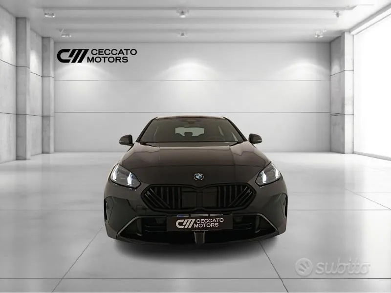 BMW 1 Series 2025 photo 2