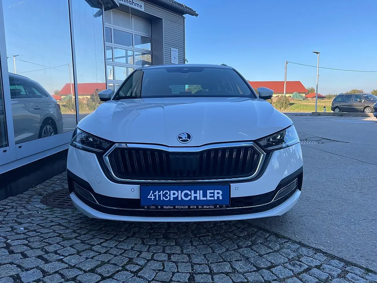 Skoda Octavia 2024 photo 2