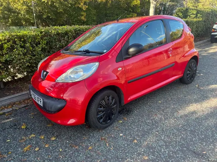 Peugeot 107 2006 photo 2