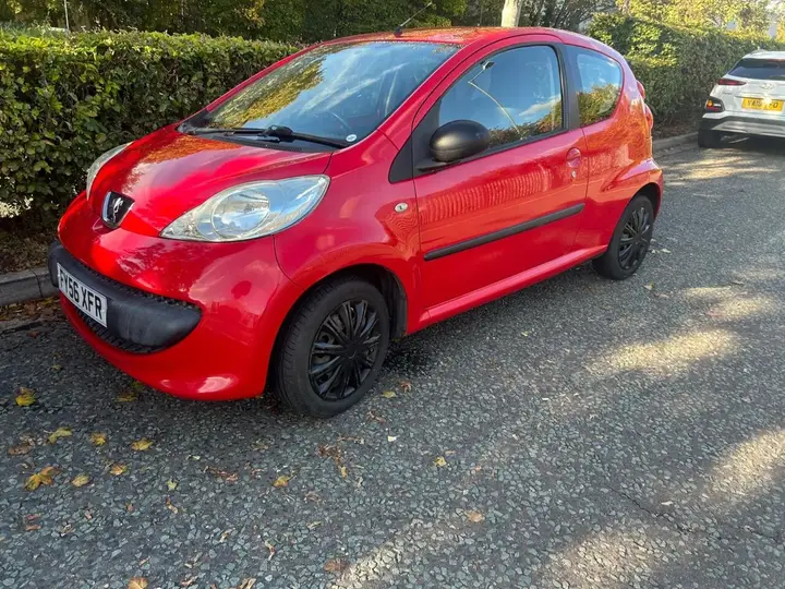 Peugeot 107 2006 photo 4