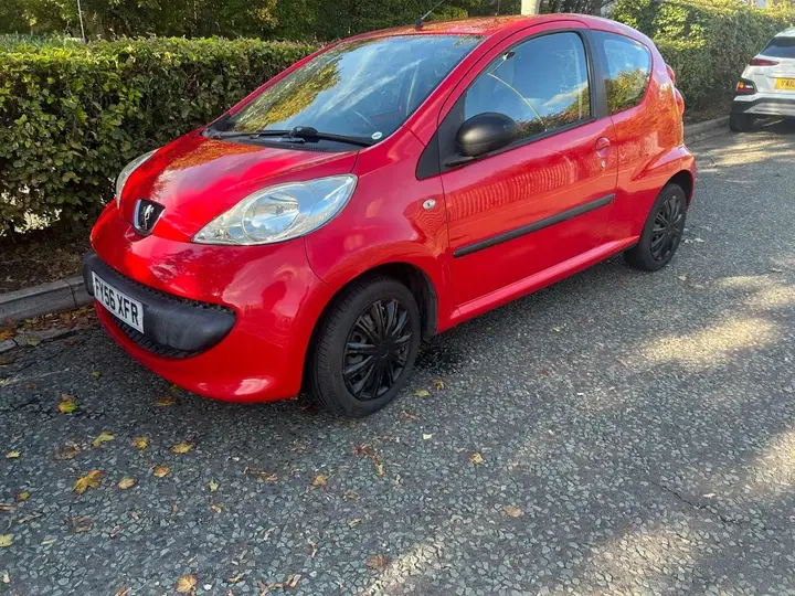 Peugeot 107 2006 photo 3