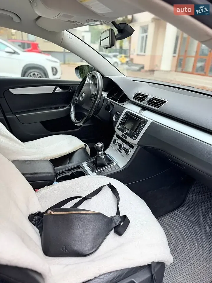 Volkswagen Passat 2012 photo 4
