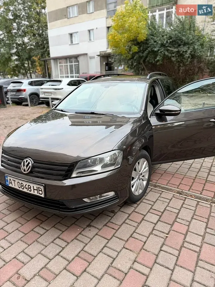 Volkswagen Passat 2012 photo 2