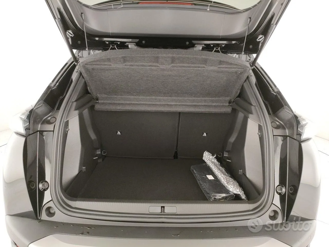 Peugeot 2008 2025 photo 4
