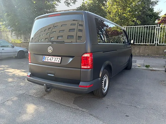 Volkswagen Transporter 2017 photo 2
