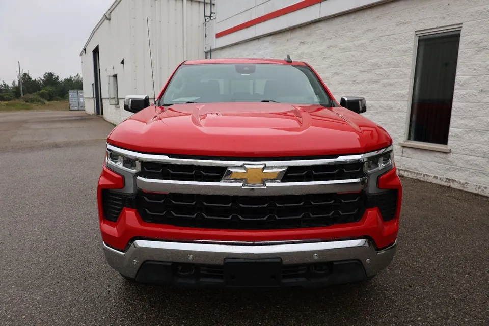 Chevrolet Silverado 1500 2024 photo 2