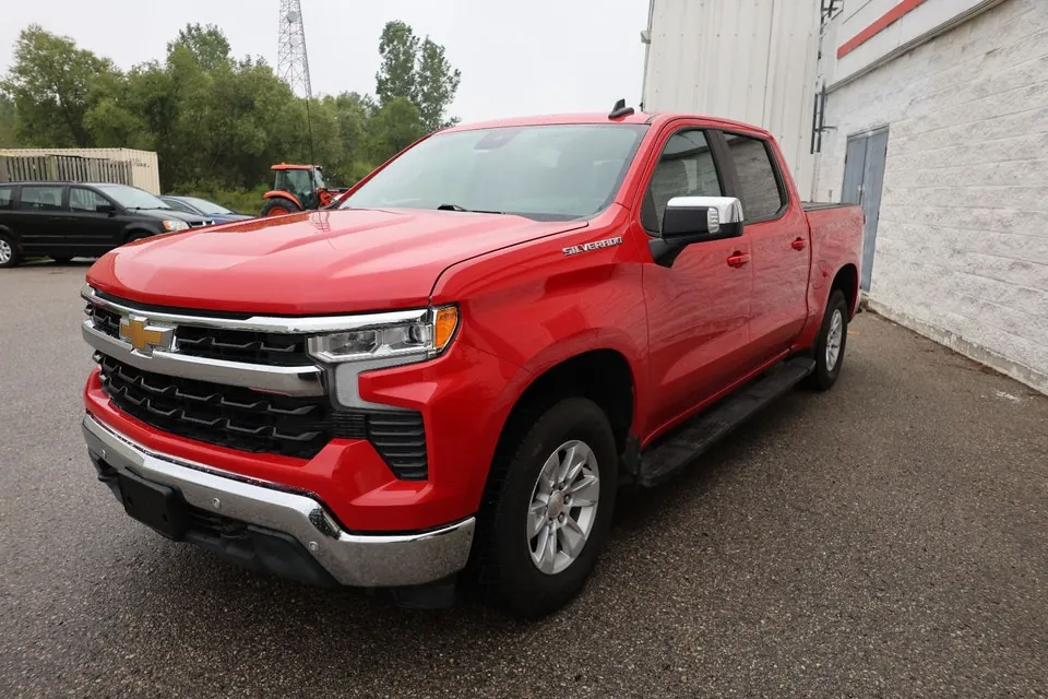 Chevrolet Silverado 1500 2024 photo 3