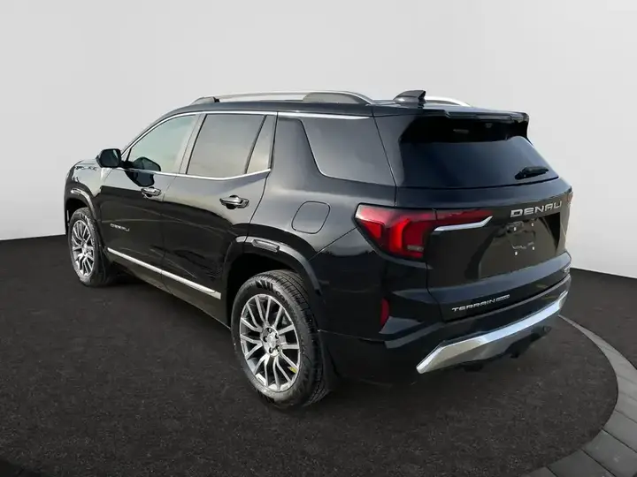 GMC Terrain 2027 photo 3