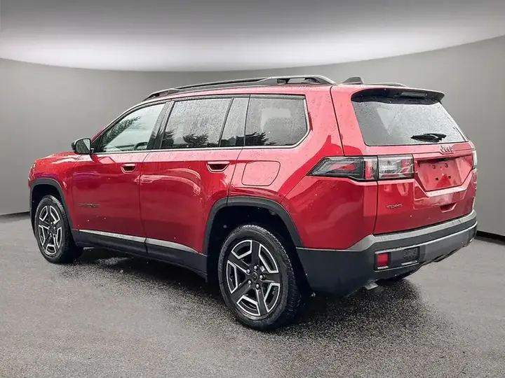 Jeep Cherokee 2026 photo 4