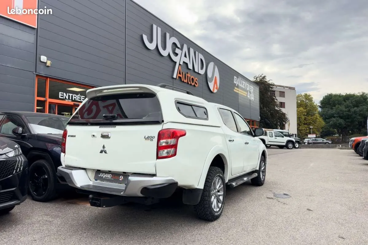 Mitsubishi L200 2016 photo 2