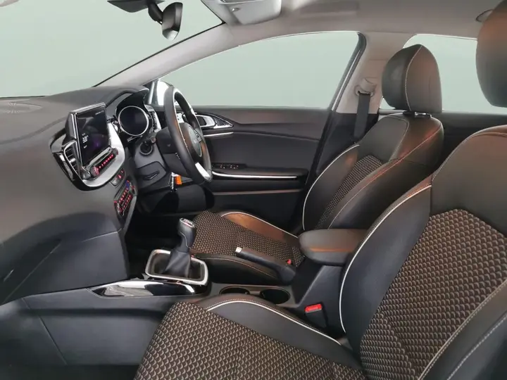 Kia Ceed 2022 photo 4