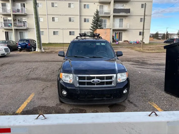 Ford Escape 2012 photo 2