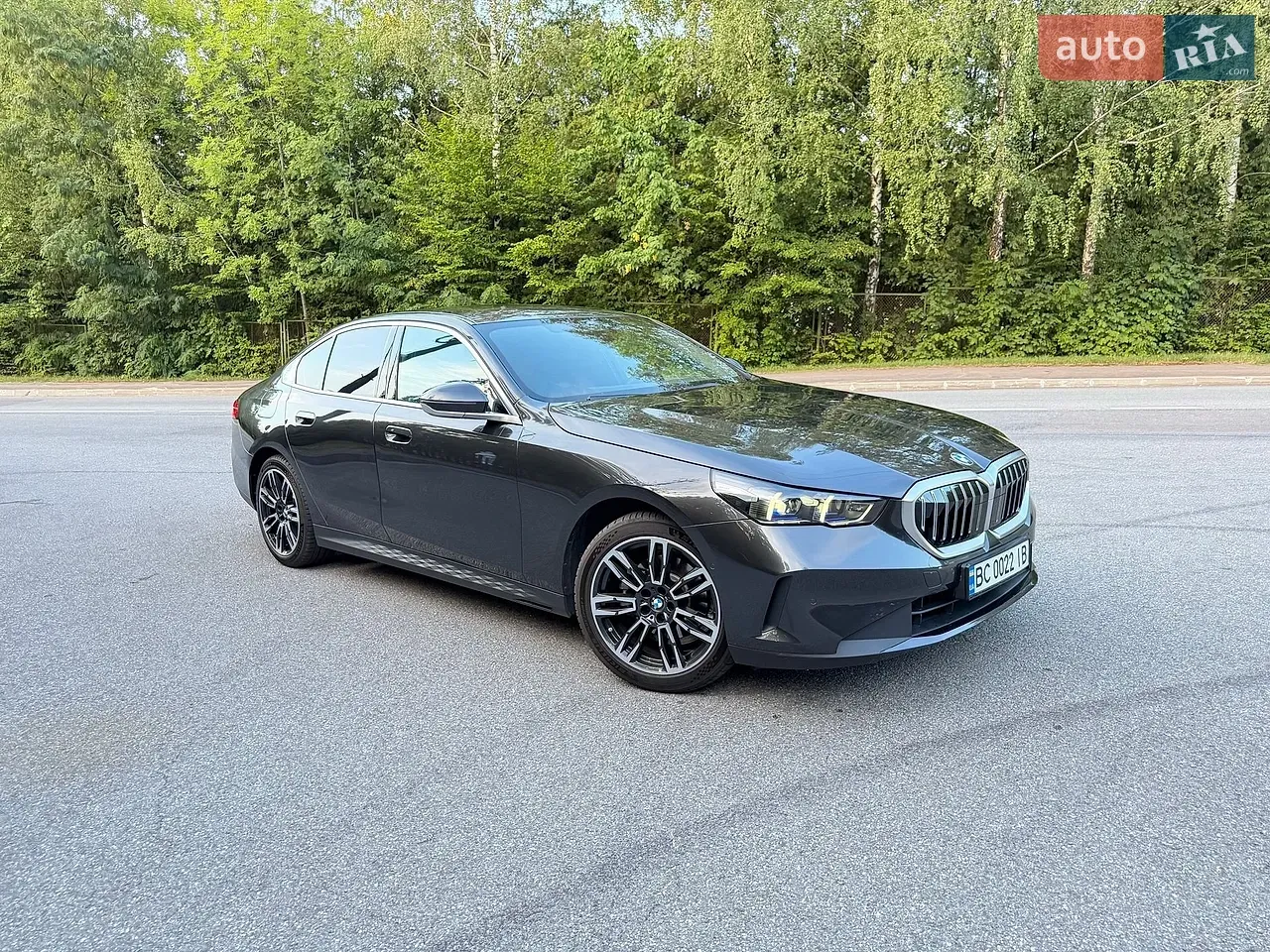BMW 5 Series 2024 photo 2
