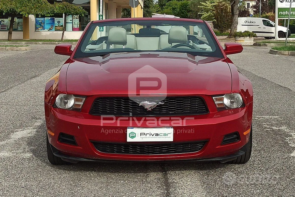 Ford Mustang 2010 photo 2