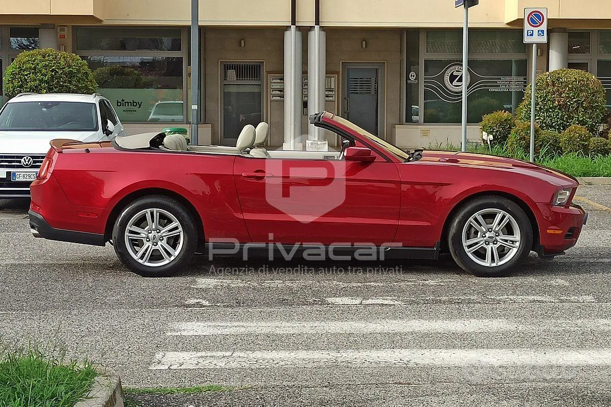 Ford Mustang 2010 photo 4