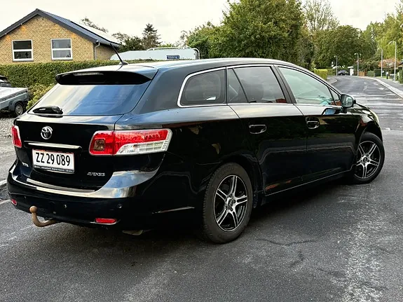 Toyota Avensis 2009 photo 4