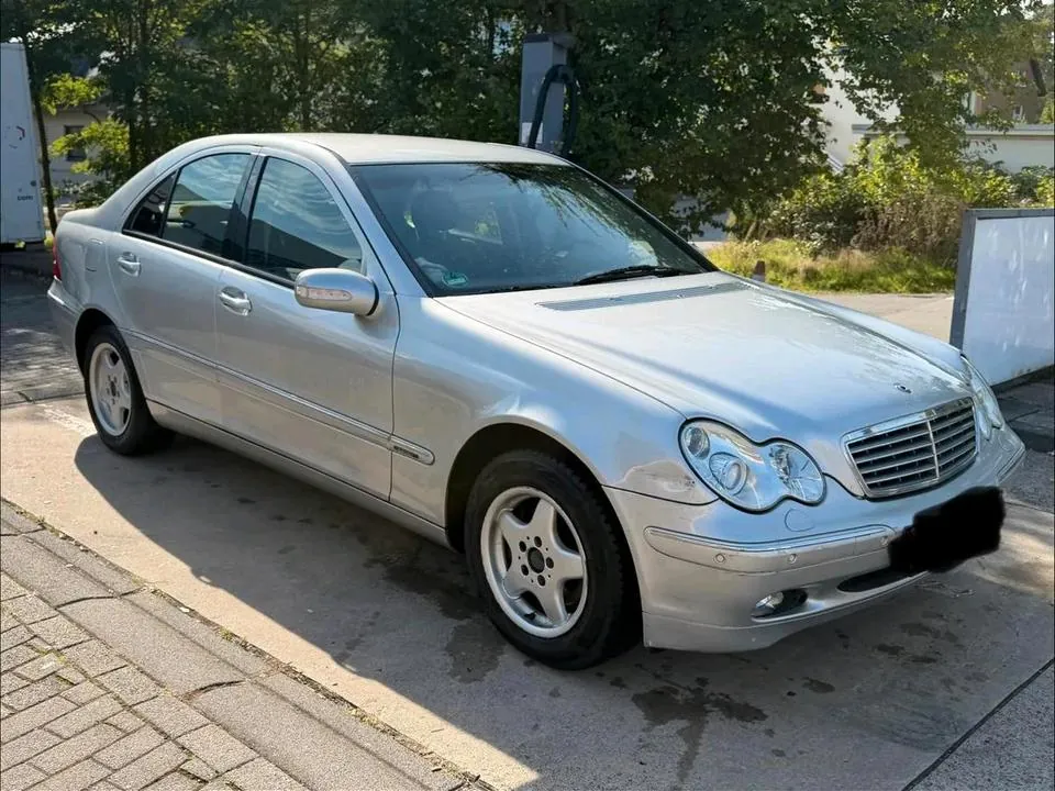 Mercedes-Benz C 220