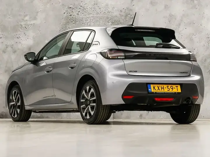 Peugeot 208 2025 photo 3