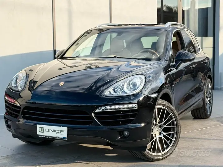 Porsche Cayenne 2012 photo 2