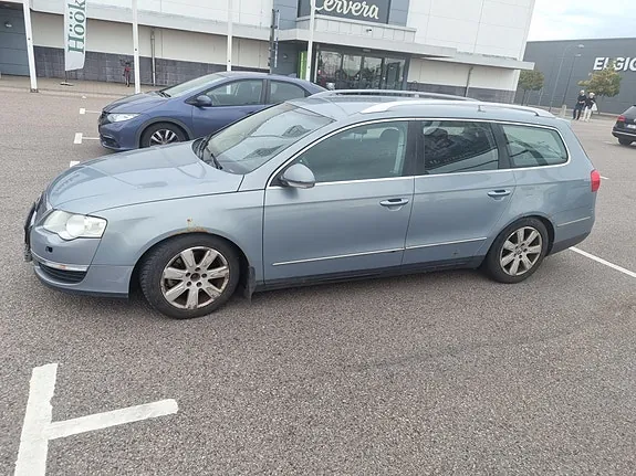 Volkswagen Passat 2010 photo 2