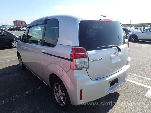 Toyota Spade F 2014 photo 3