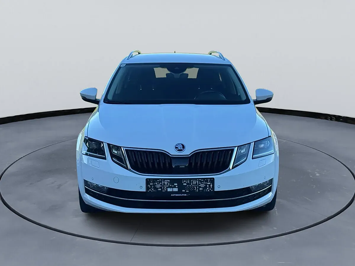 Skoda Octavia 2019 photo 2