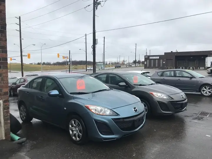 Mazda Mazda3 2012 photo 3