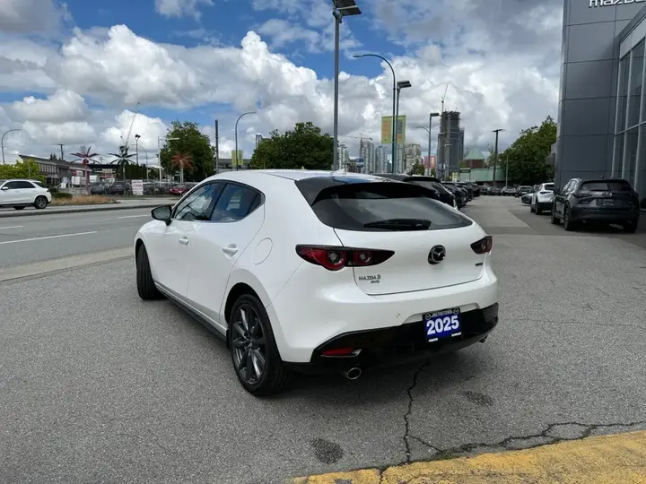 Mazda Mazda3 2025 photo 5
