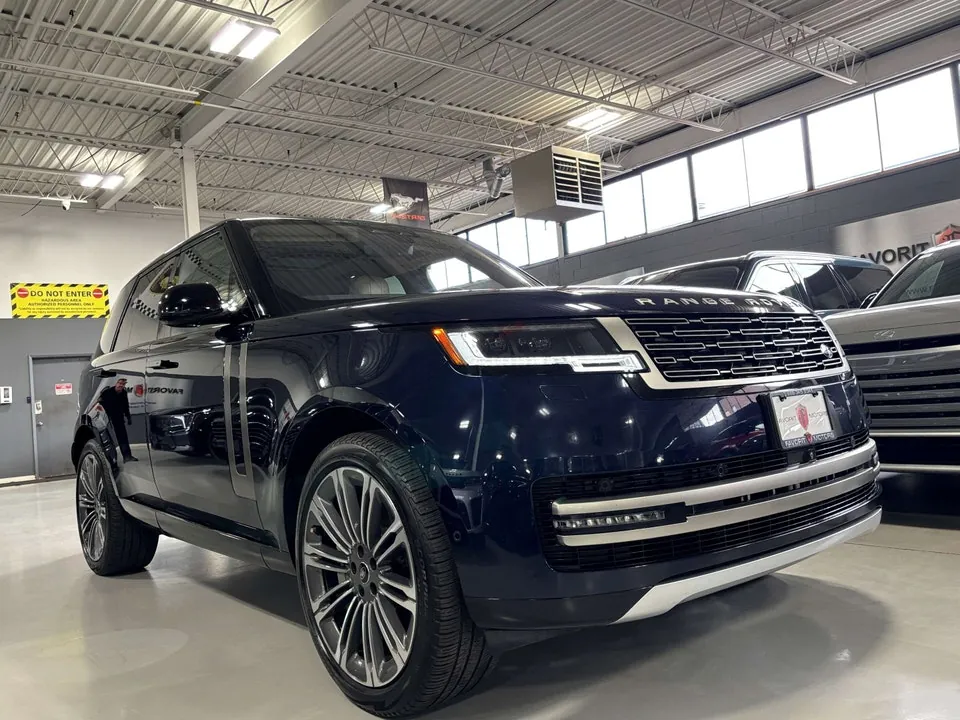 Land Rover Range Rover 2023 photo 2