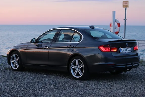 BMW 320I 2013 photo 2