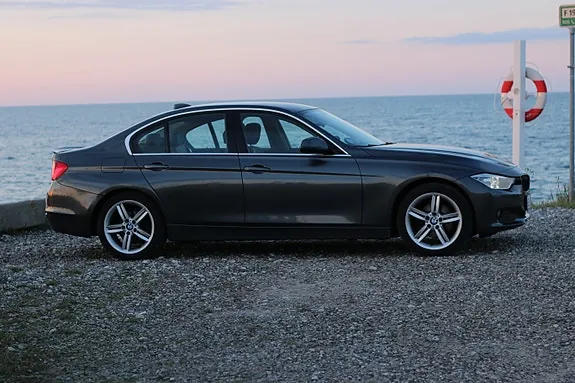 BMW 320I 2013 photo 5