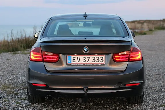 BMW 320I 2013 photo 3